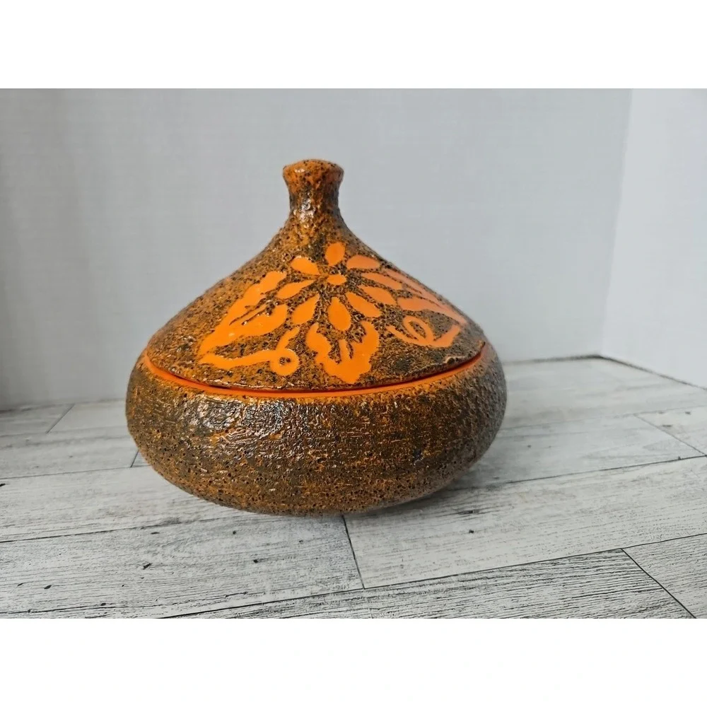 Holland Mold preowned 60s